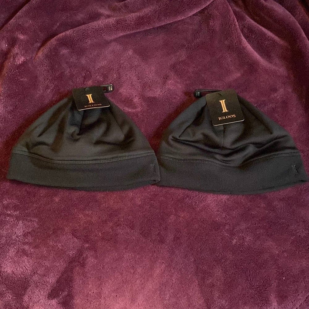 2 Igloos Black Beanie Hats
